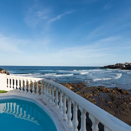 Villa Coki Deluxe - First Line Of The *