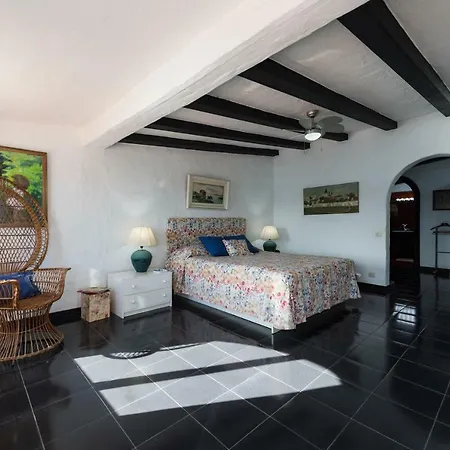 Villa Coki Deluxe - First Line Of The